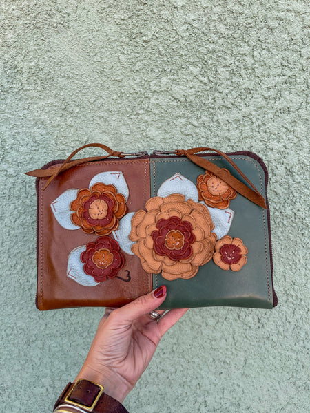 1/2 Cut Mini Pocketbook